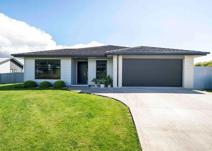 6 Bedrooms Hillside * Rotorua